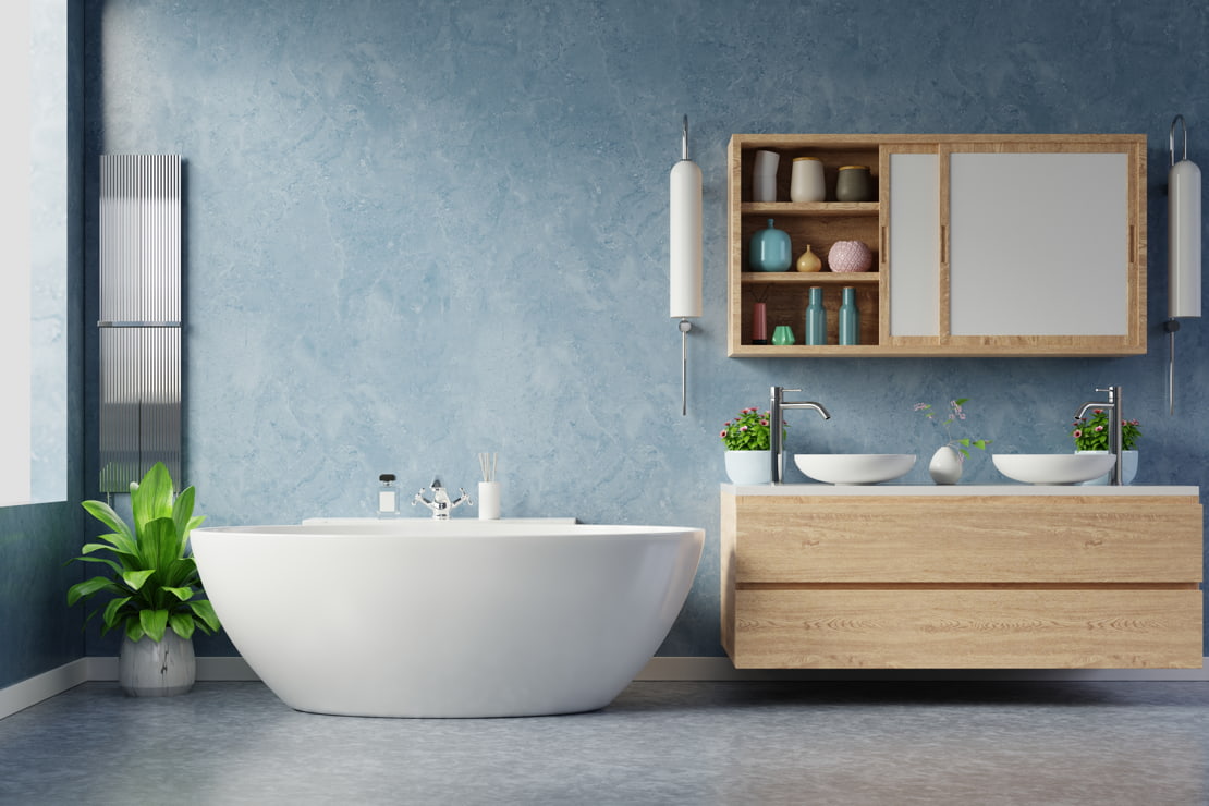 Microcement bathroom with light and Mediterranean tones to enhance the spaciousness.